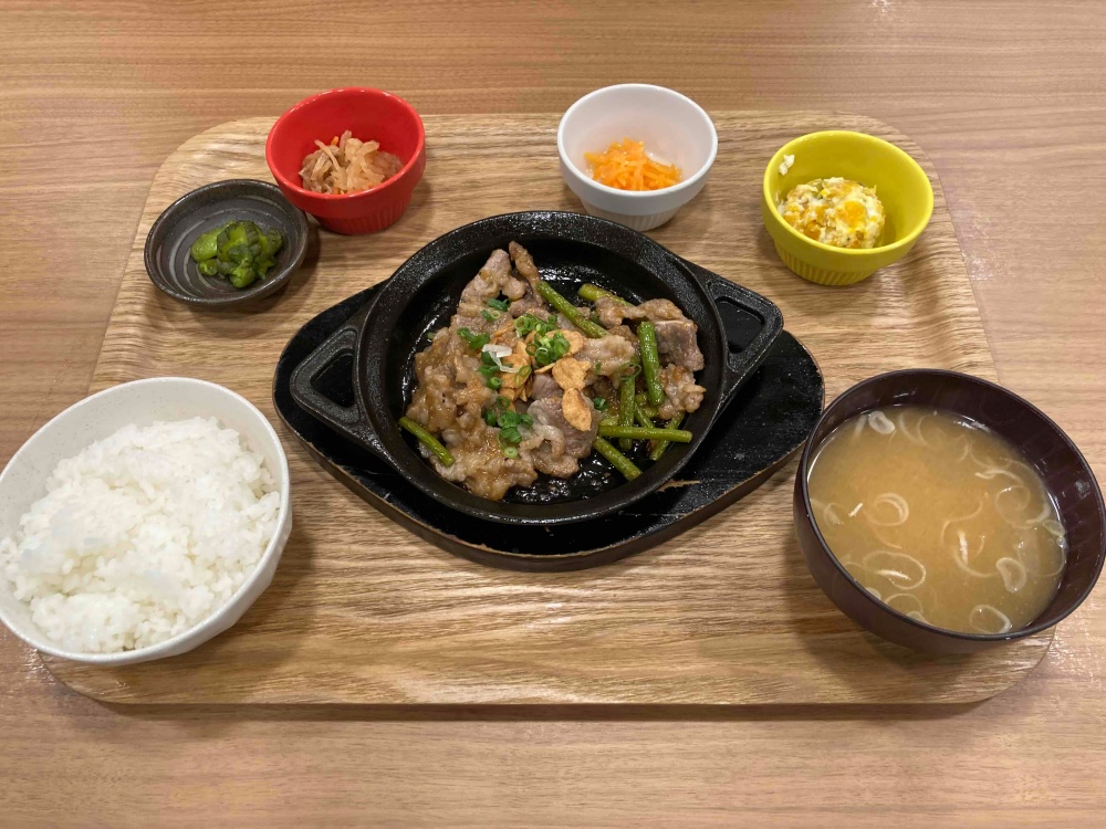 SPA&ごはん ゆるうむ『ととのうキッチン』の牛カルビの鉄板焼き御膳