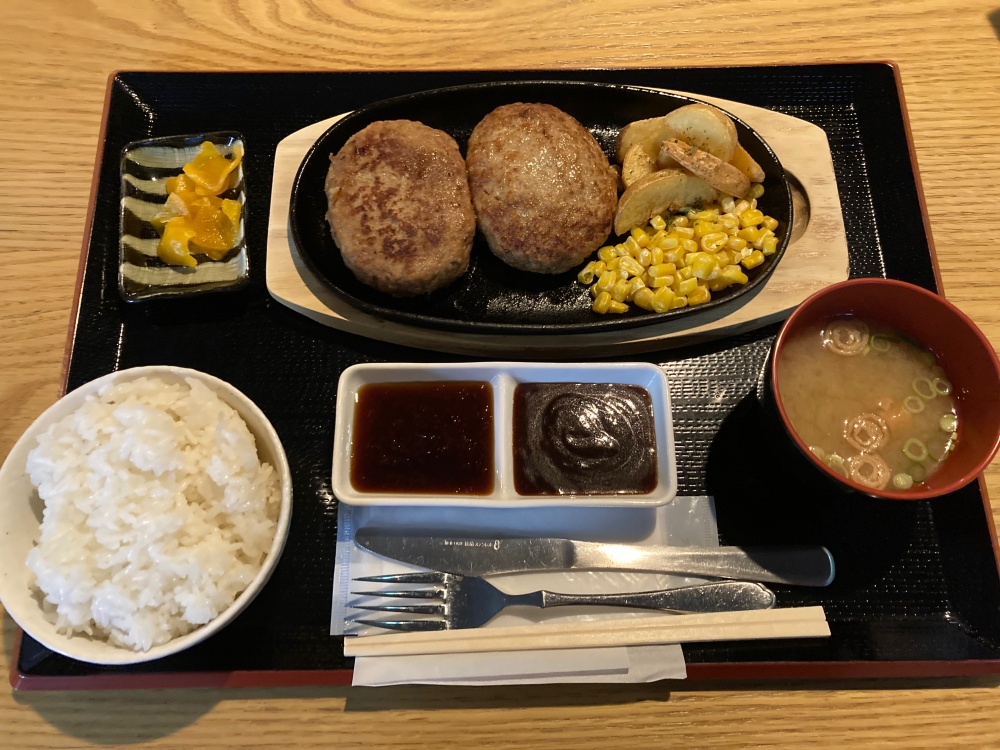 GOOD BLESS GARDEN（グッドブレスガーデン）サウナ&ステイのハンバーグ定食
